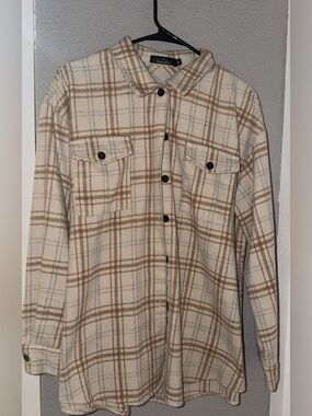 Trendy Queen Plaid Shacket Cream Tan Oversized Jacket Women’s M